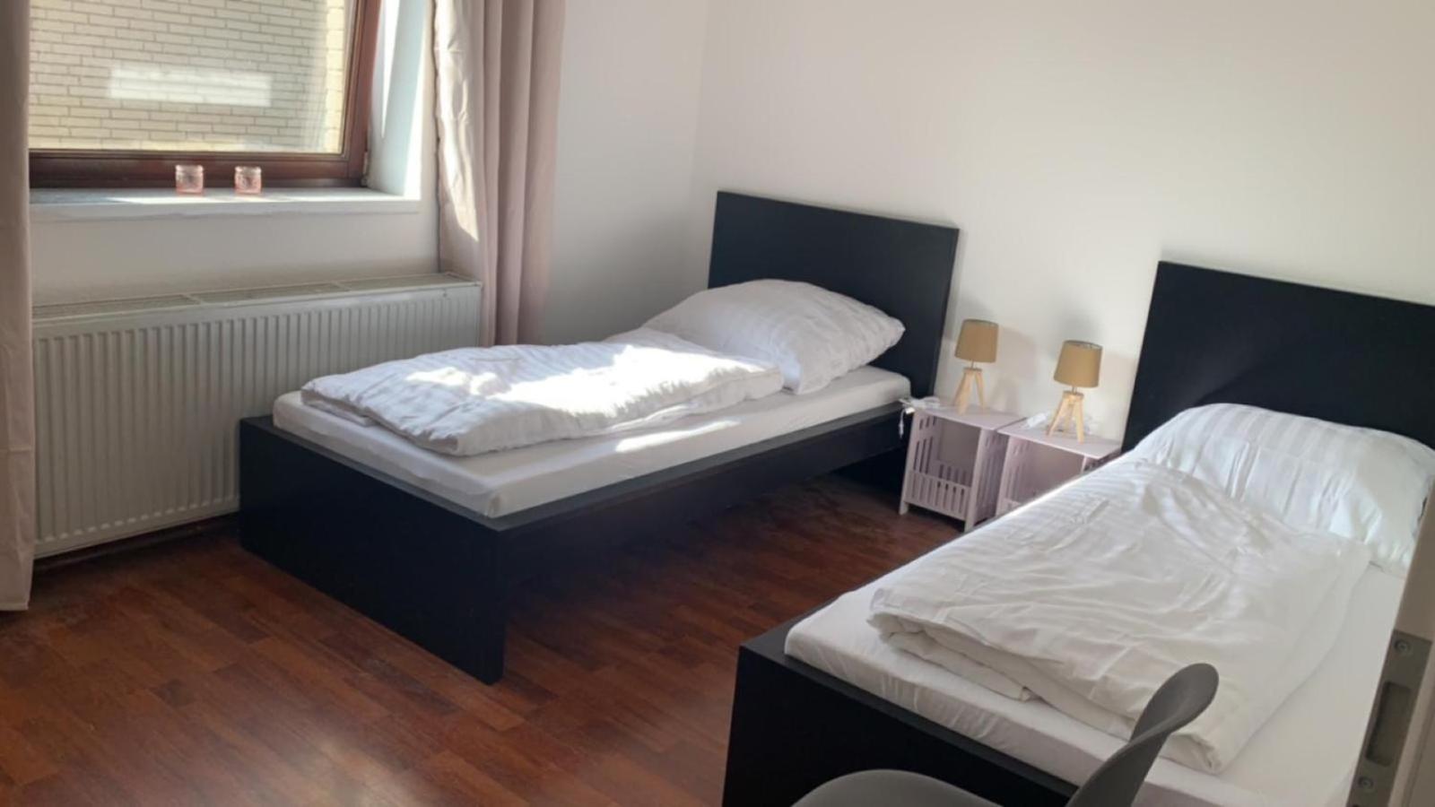 Zimmer In Wohnung, Monteure, Zentral, Enger المظهر الخارجي الصورة