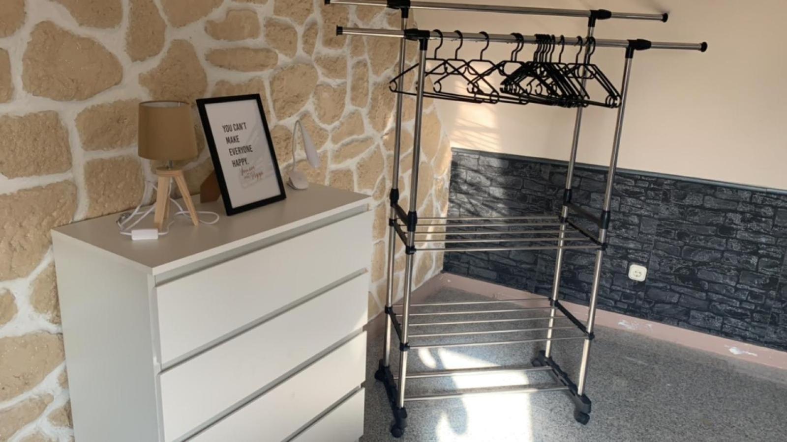 Zimmer In Wohnung, Monteure, Zentral, Enger المظهر الخارجي الصورة