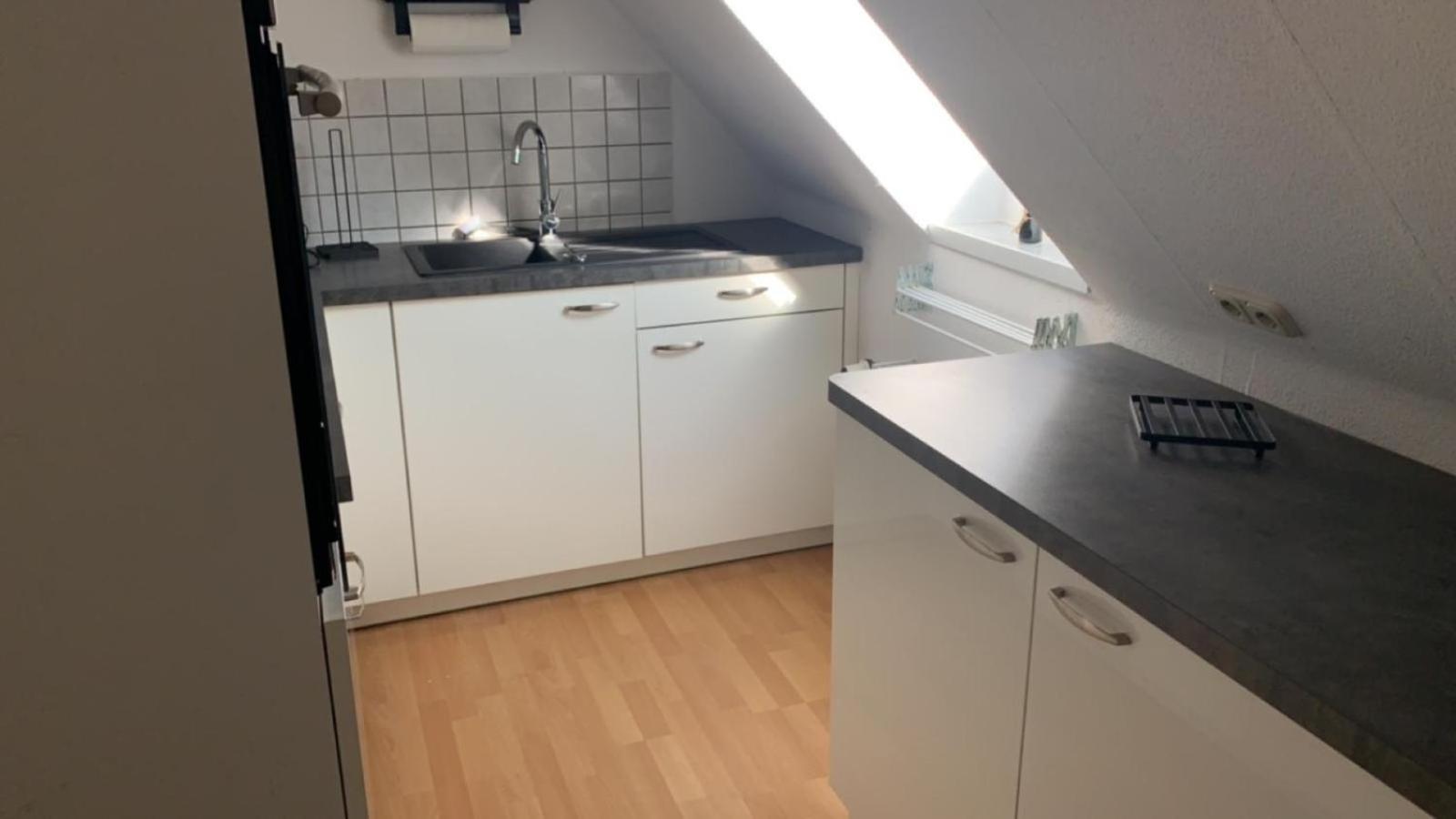 Zimmer In Wohnung, Monteure, Zentral, Enger المظهر الخارجي الصورة