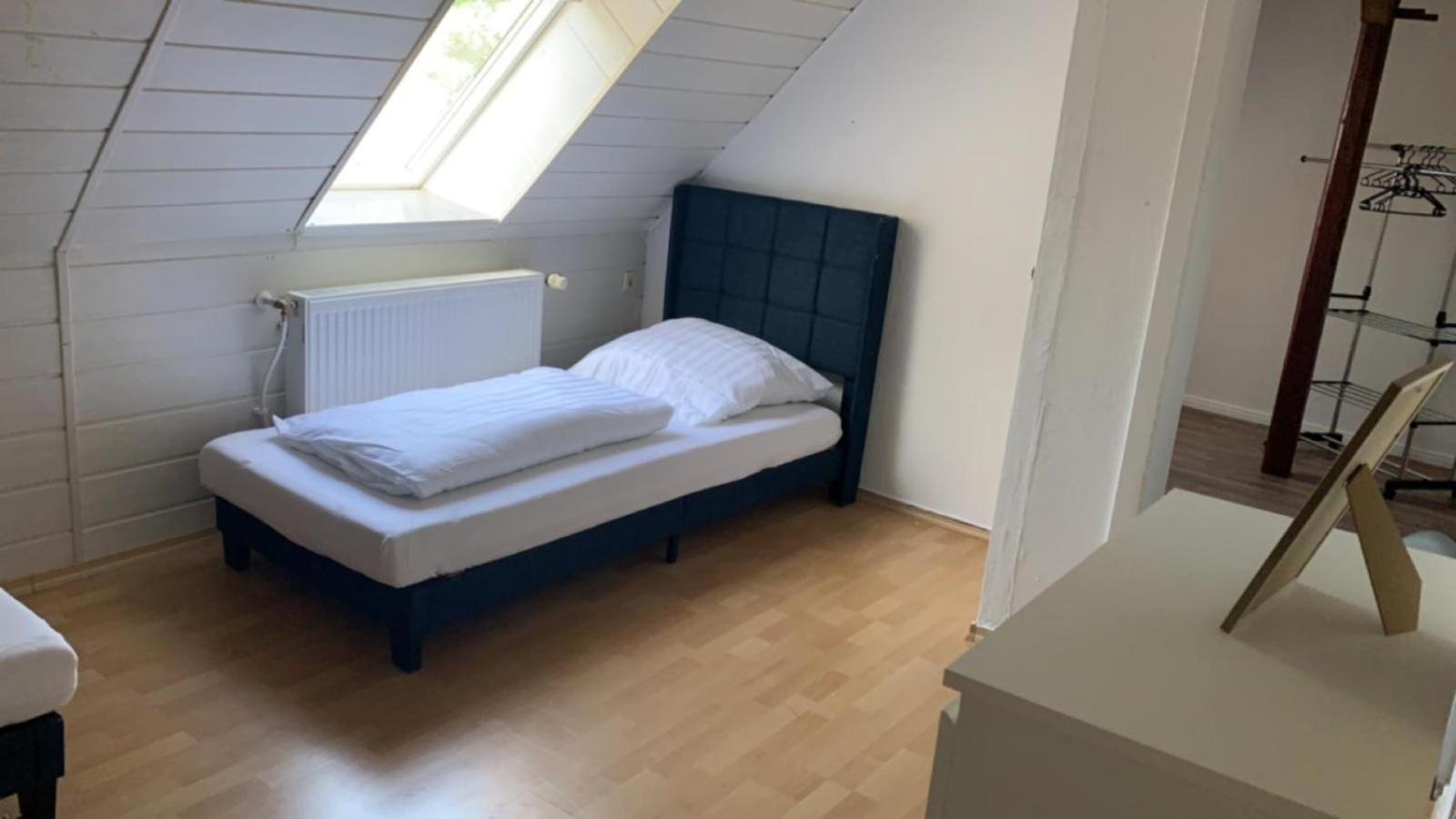 Zimmer In Wohnung, Monteure, Zentral, Enger المظهر الخارجي الصورة