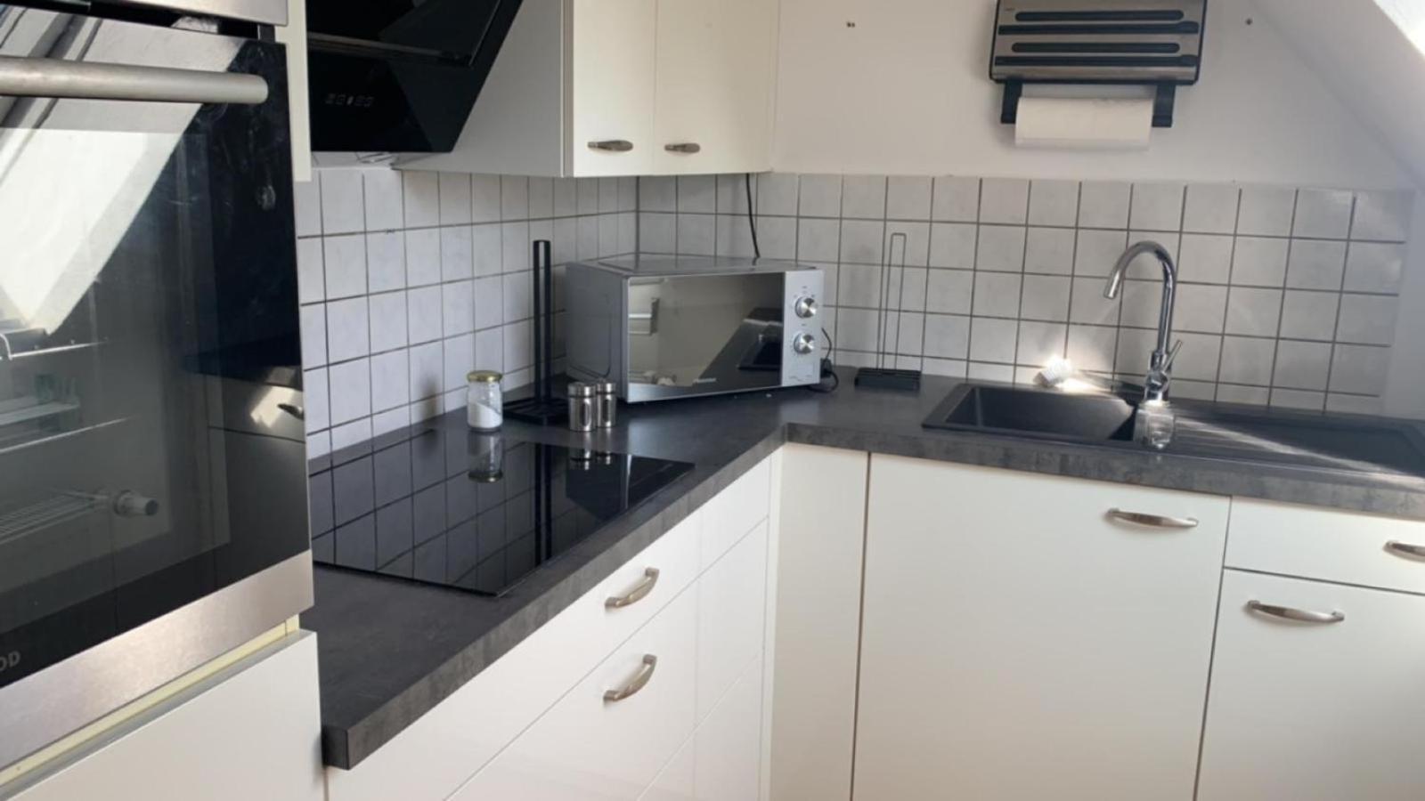 Zimmer In Wohnung, Monteure, Zentral, Enger المظهر الخارجي الصورة